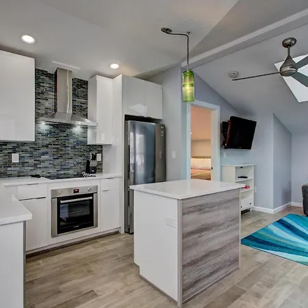 The Lilly Pad: Pet-Friendly Hyde Park Retreat Apartment